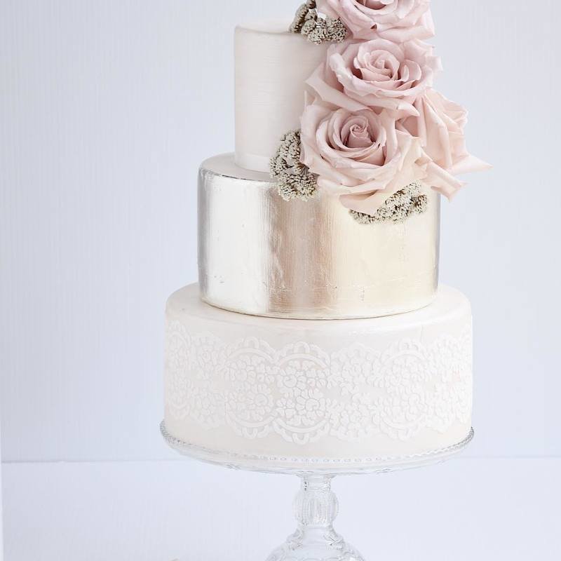 Свадебный торт с цветам 2058